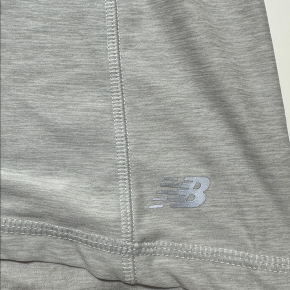 New Balance Light Gray Long Sleeve Asymmetrical 3/4 Zip Athletic Jacket XL Gray - Picture 9 of 9